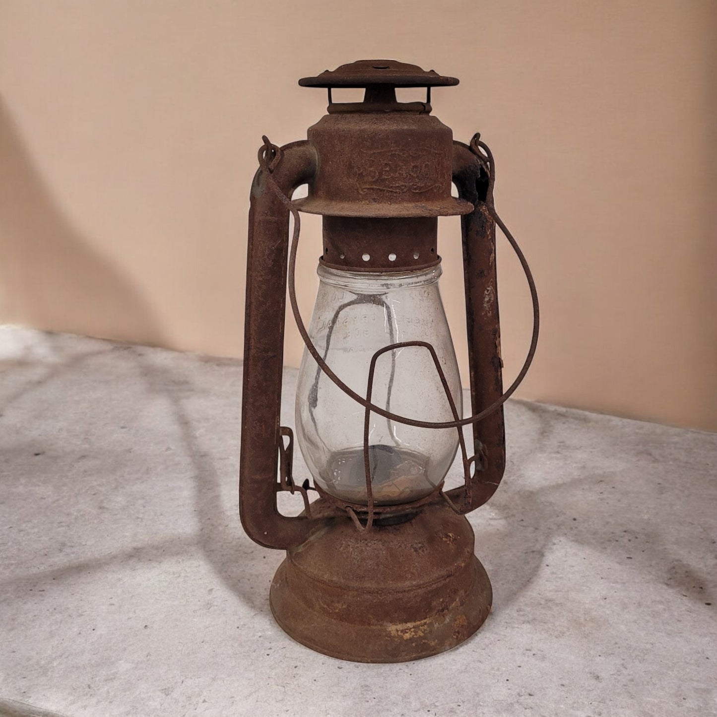 Antique Beacon GSW Barn Lantern With Globe