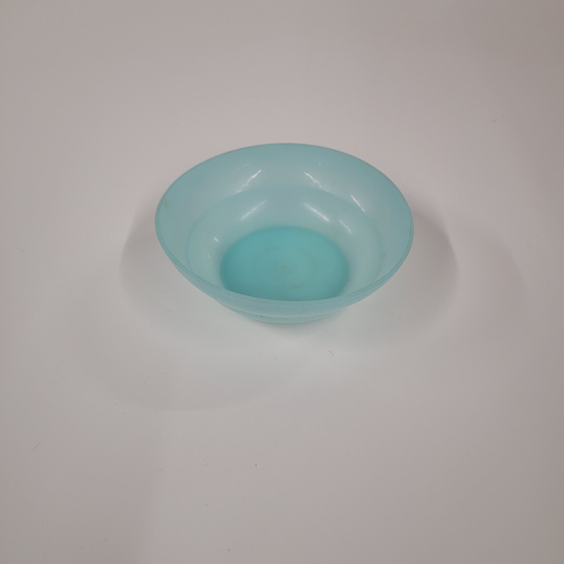 Vintage Small Blue Tupperware Bowl 154-8