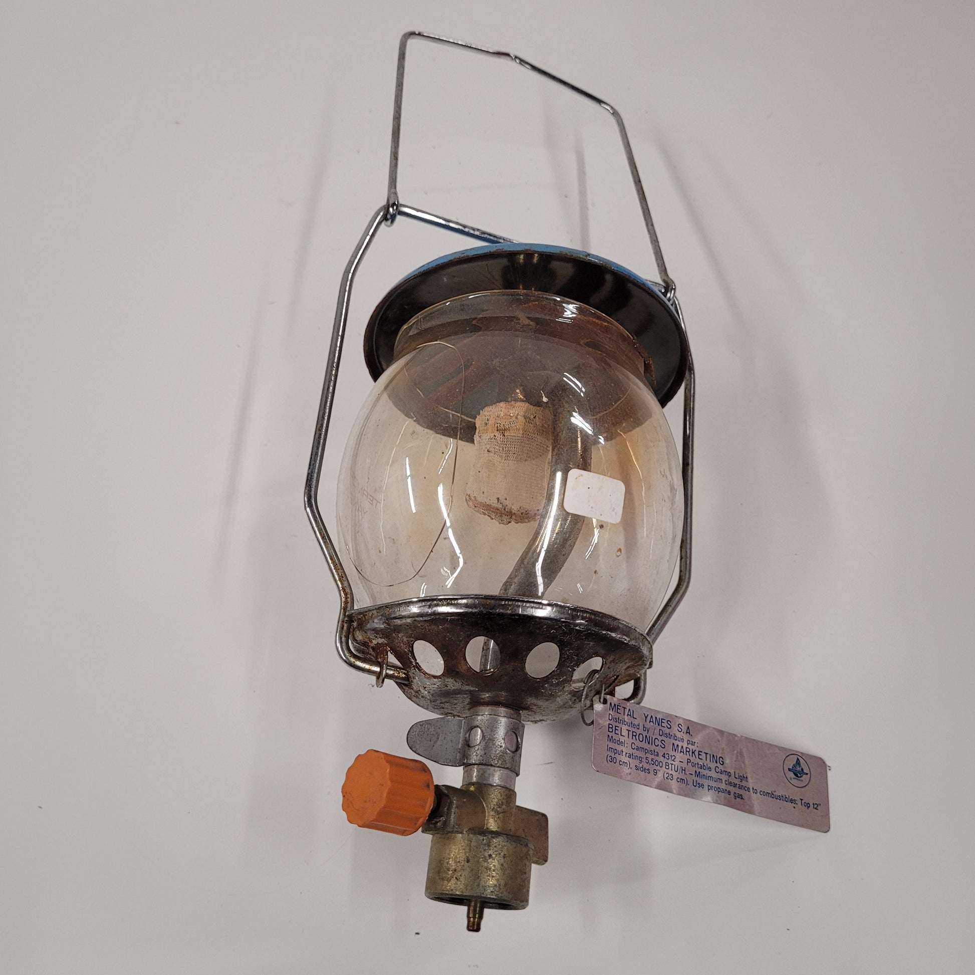 Vintage Campista 4312 Portable Propane Camp Light, Cracked Globe