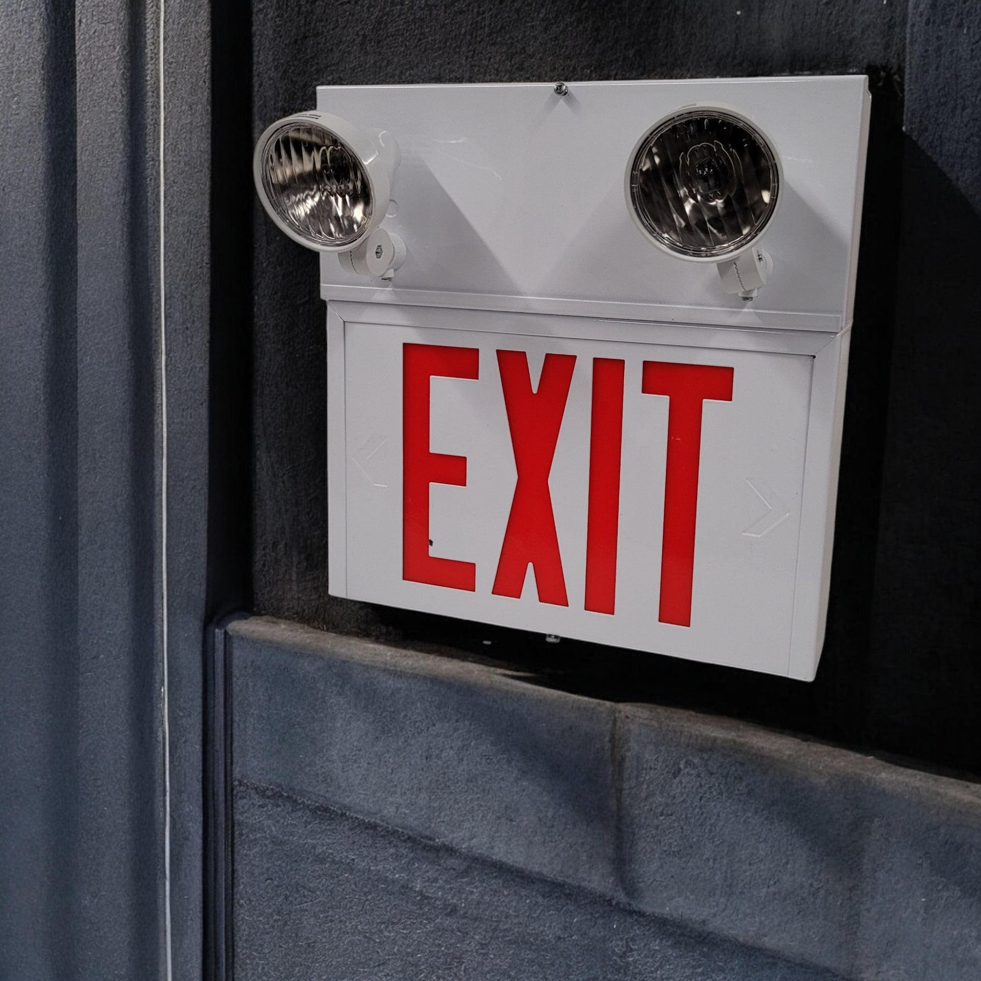 New Stanpro Hardwired Combination Exit Sign Running Man Sign With Emergency Lights