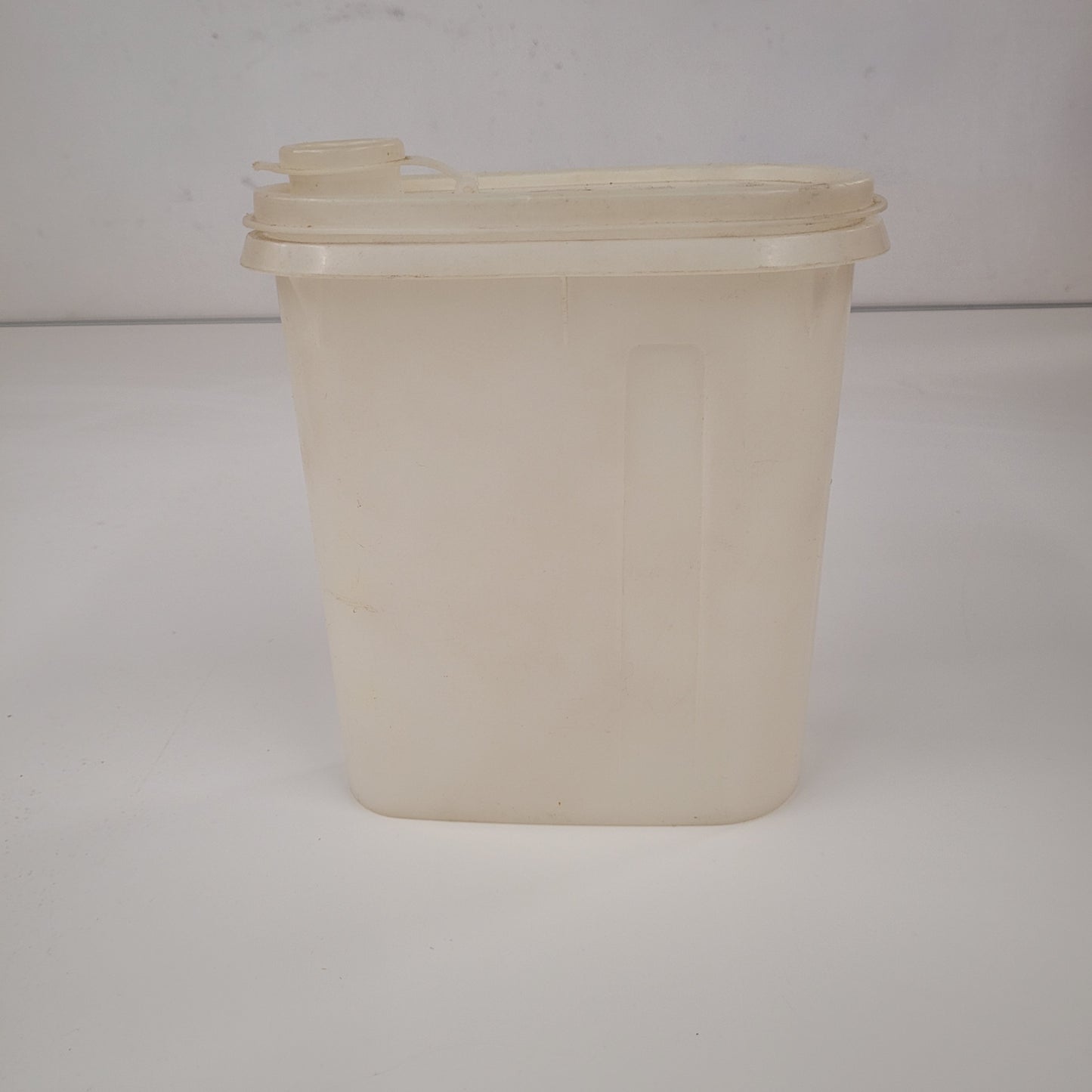 Vintage Tupperware Clear Store-N-Pour Container 752-2 With Lid