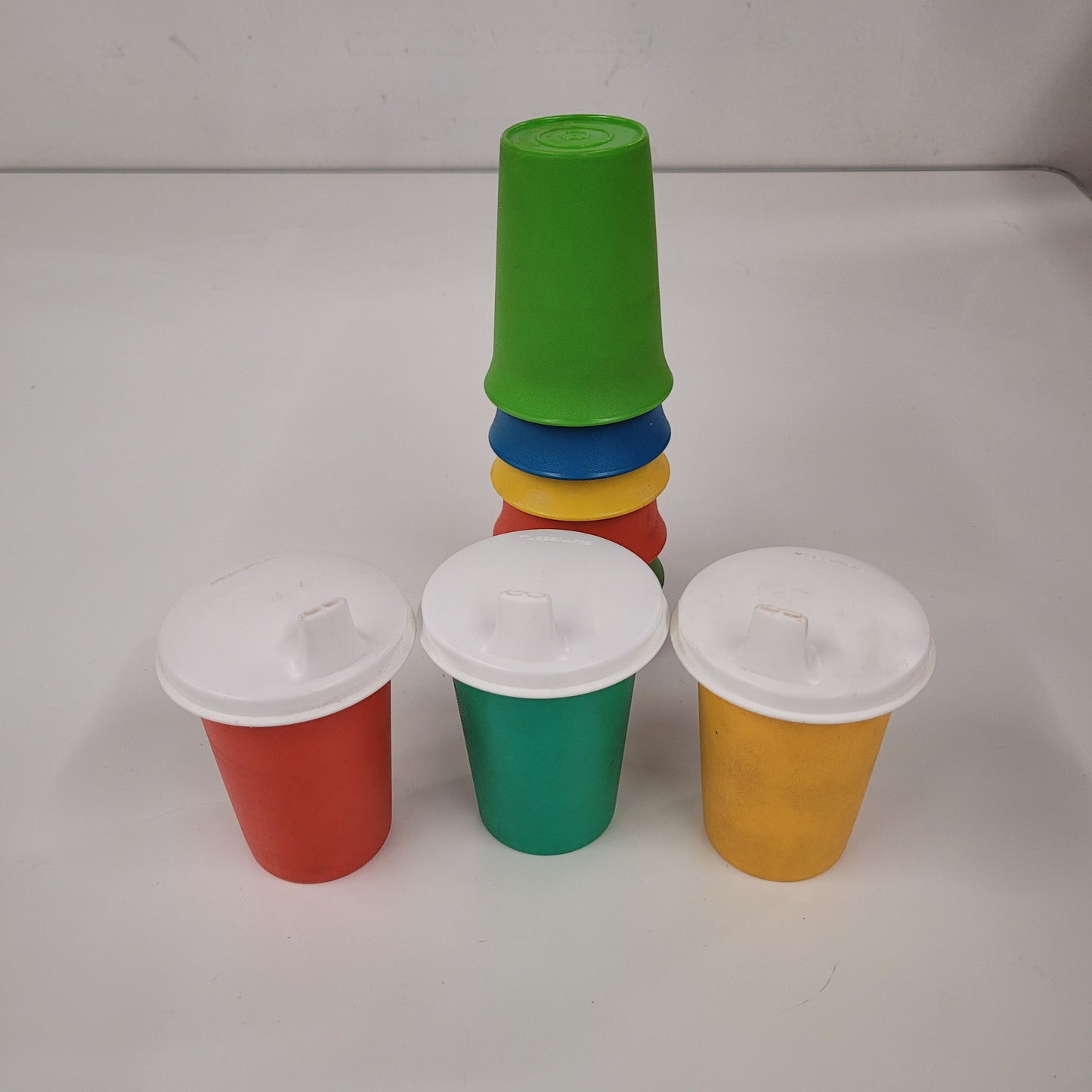 Vintage Tupperware 109 Stacking Bell Sippy Cups Set Of 9 Cups And 3 Lids 