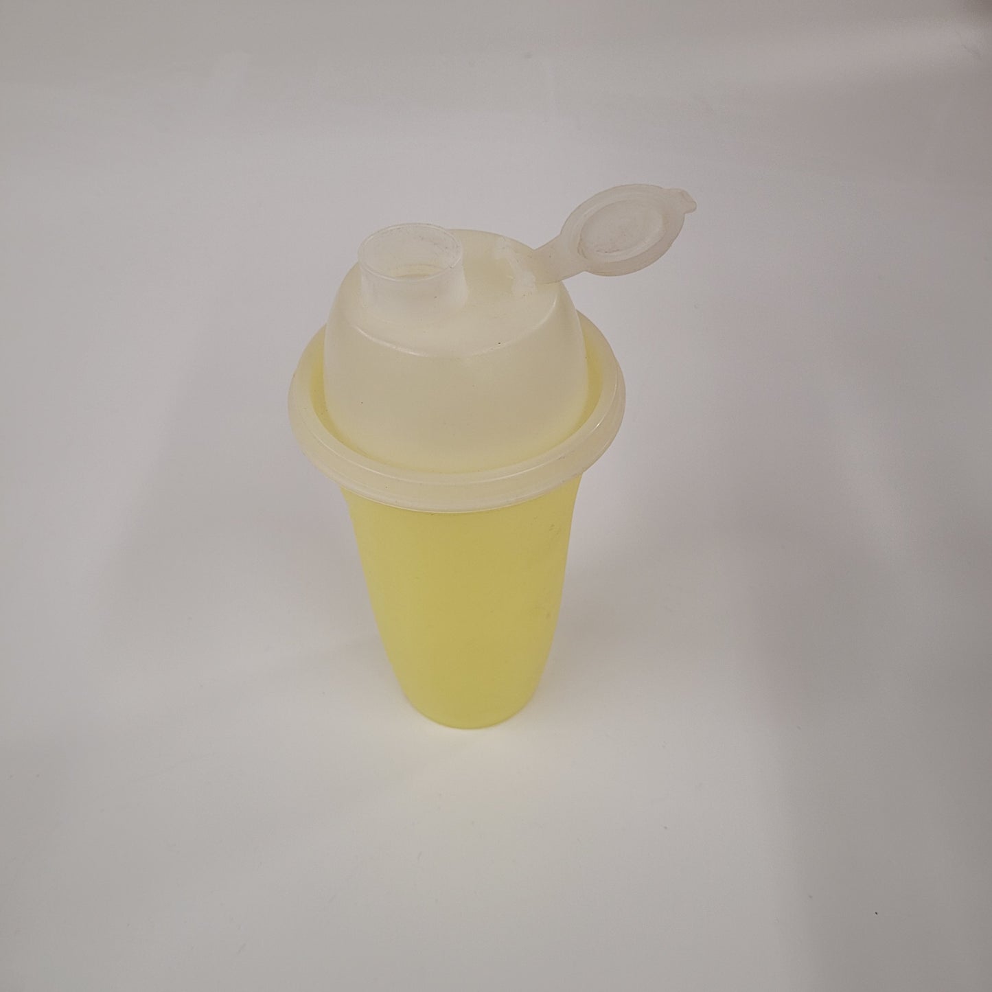 Vintage Tupperware Yellow Shaker 3 Piece Set 844-1