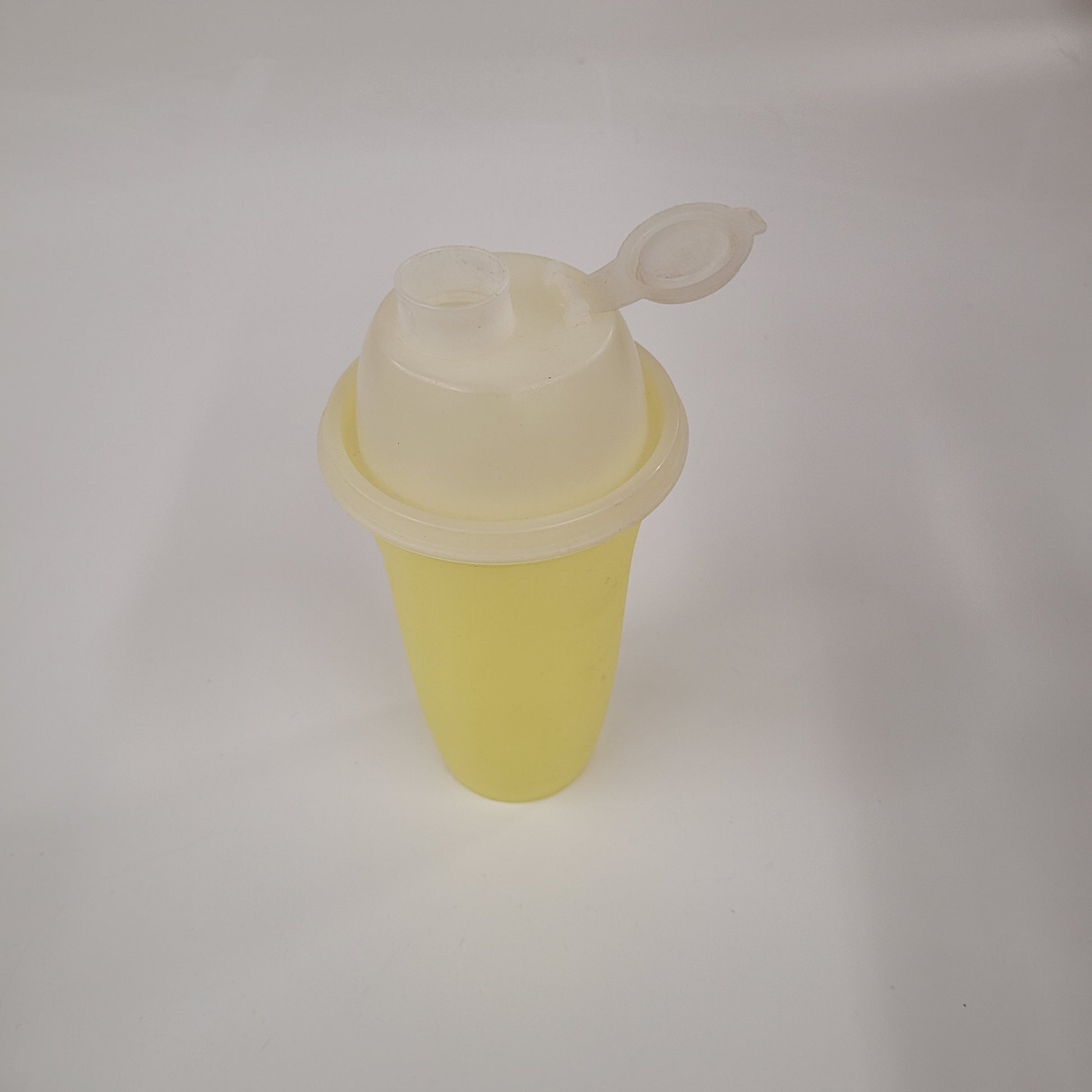 Vintage Tupperware Yellow Shaker 3 Piece Set 844-1