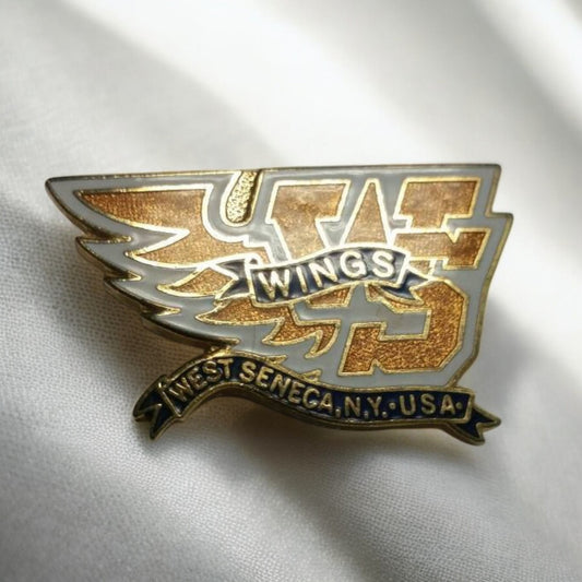 West Seneca N.Y USA Wings Push Back Pin