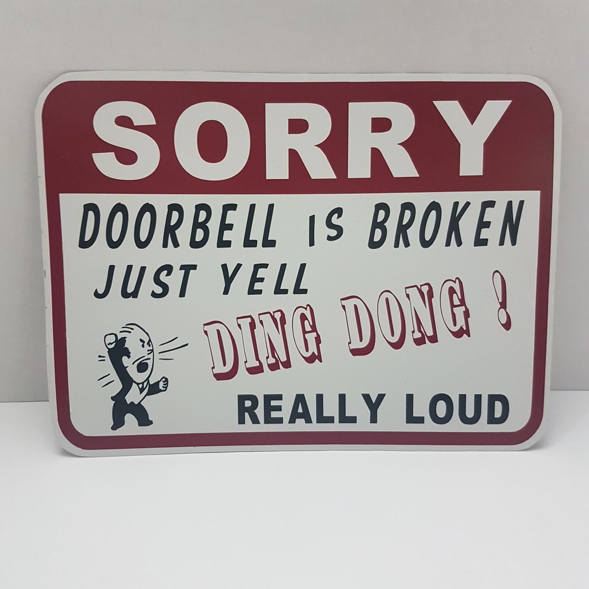 please keep this door closed - or wife will escape - sign